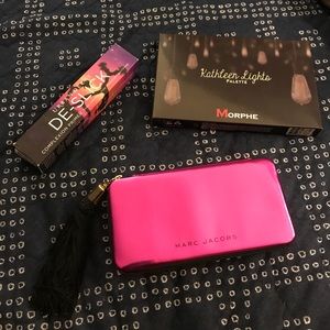 Eyeshadows, Matte Primer, and makeup bag!