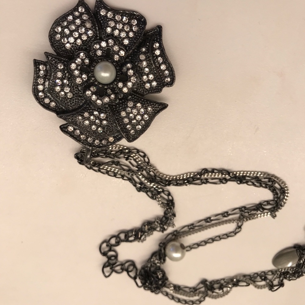 White House black market flower necklace