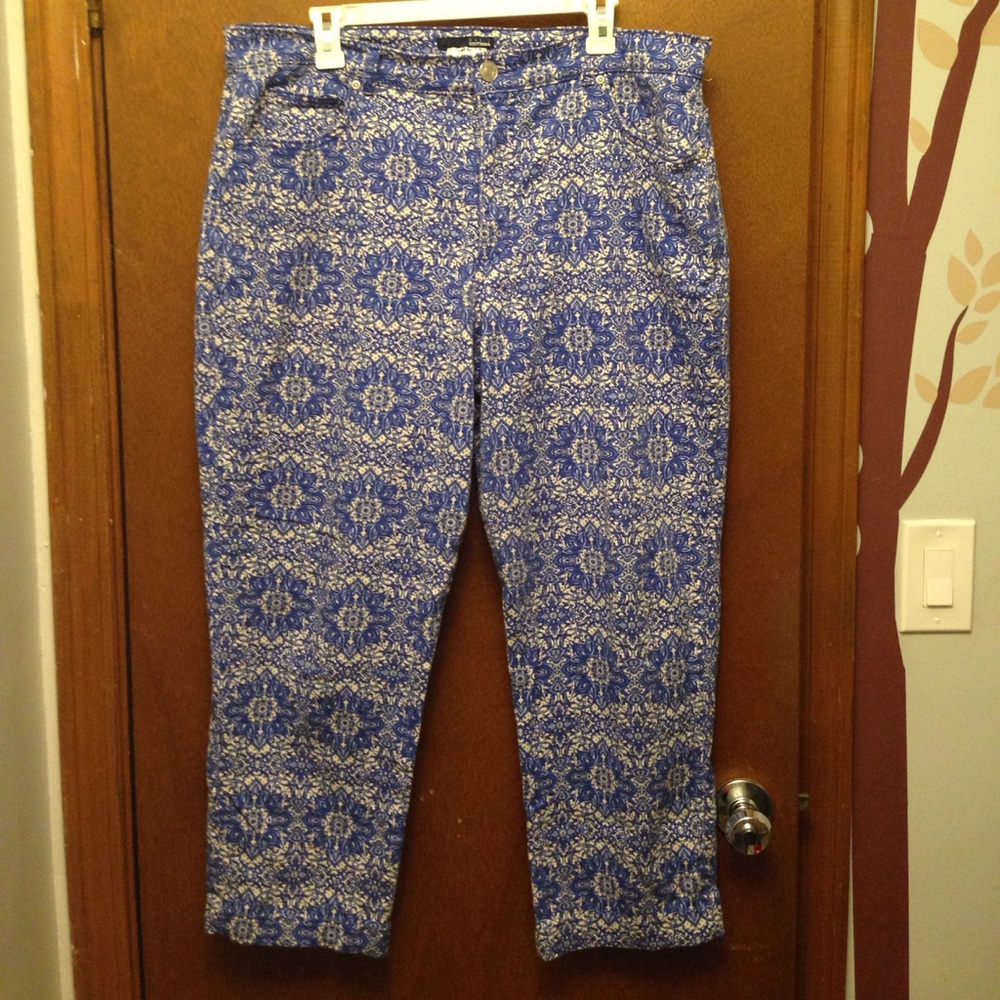 Blue printed crop pants