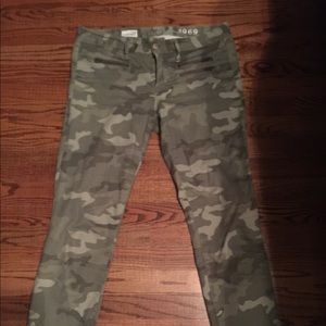 Camouflage skinny jeans-Gap