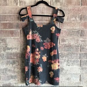 ⚡️Floral Scoopneck Bodycon Mini Dress⚡️