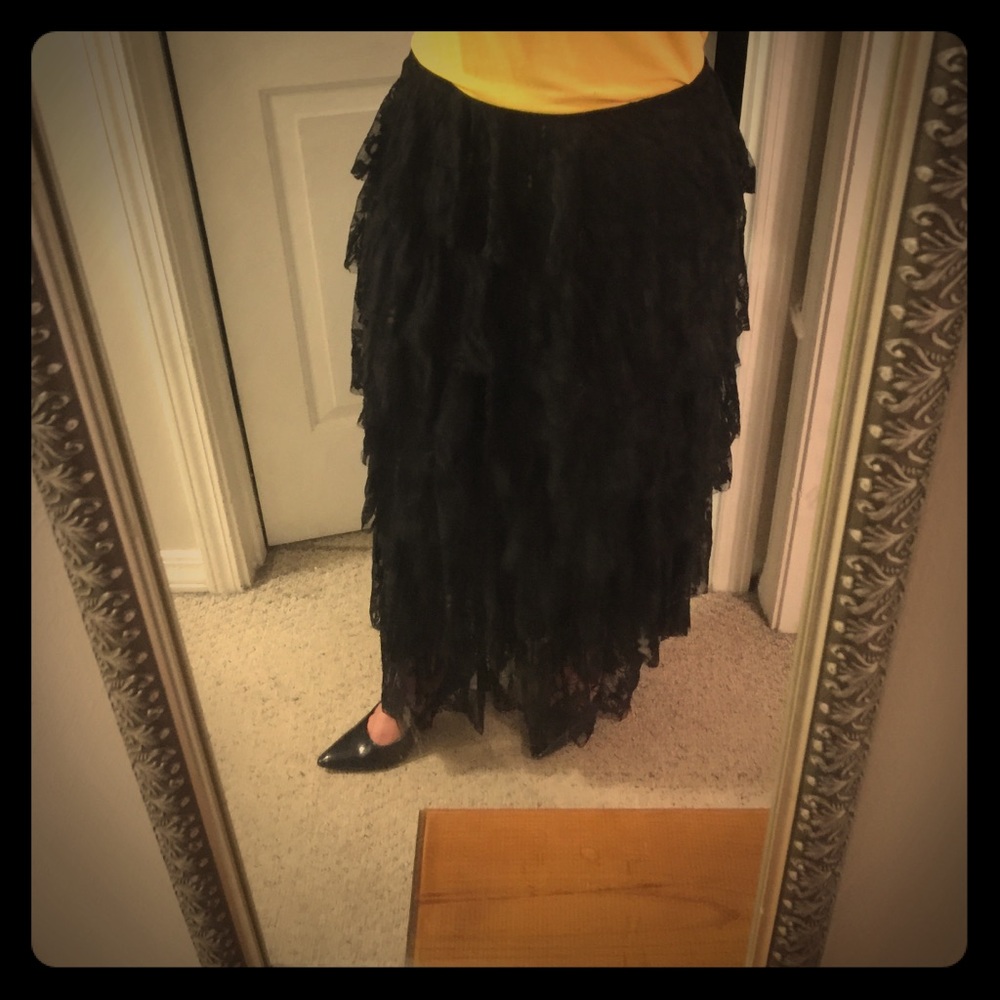 Sharon Tang black lace ruffle skirt 🎀