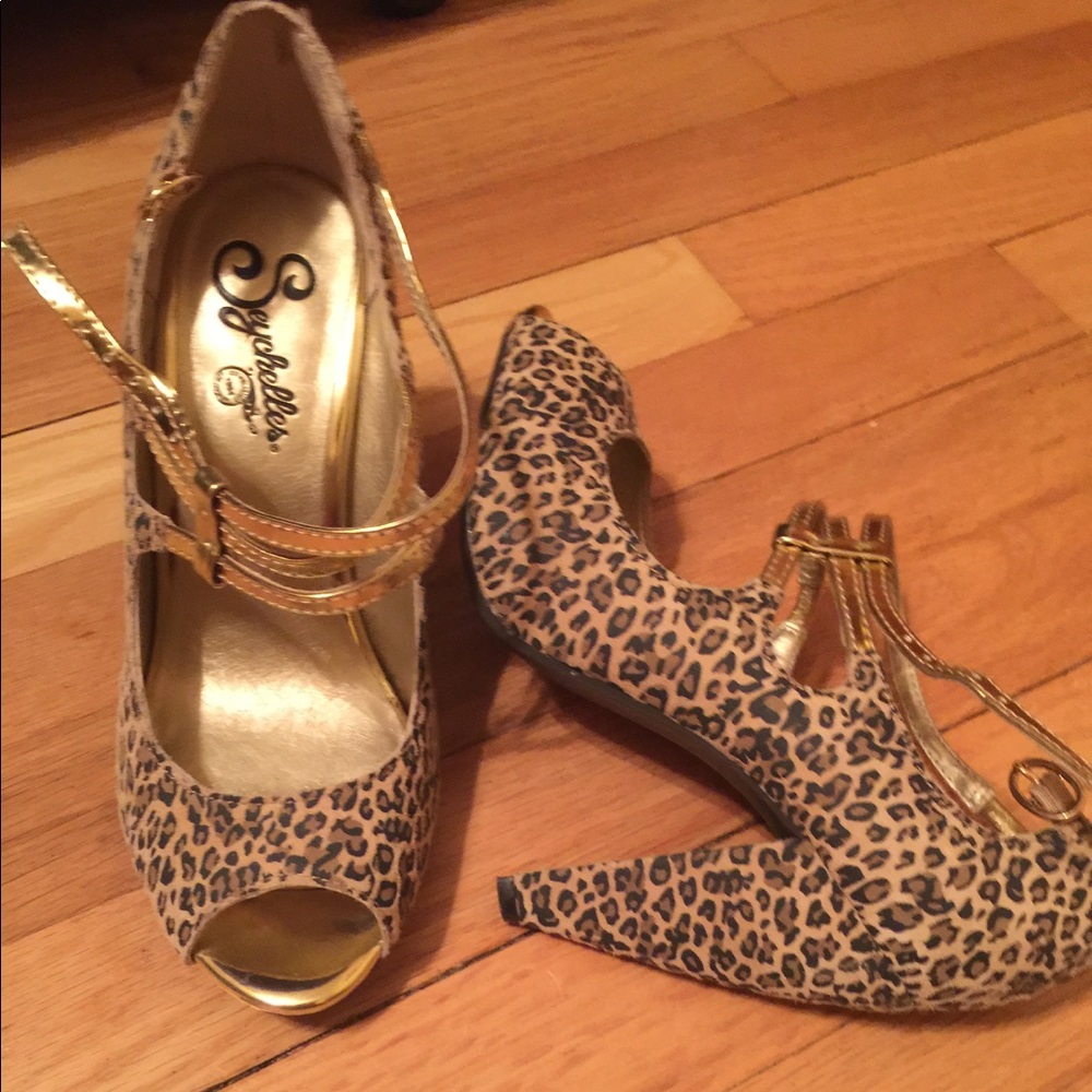 Leopard print Peep Toe Heels