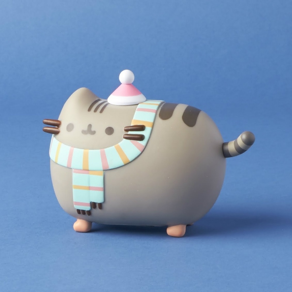 NWT Pusheen Box Exclusive Winter figure