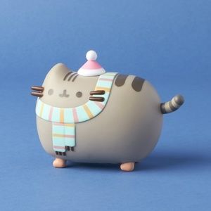 NWT Pusheen Box Exclusive Winter figure