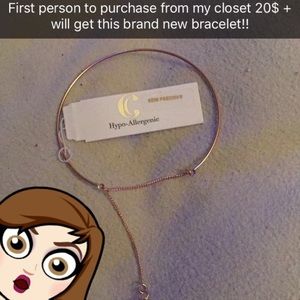 Free gift 🎁 to first person to buy 20$+