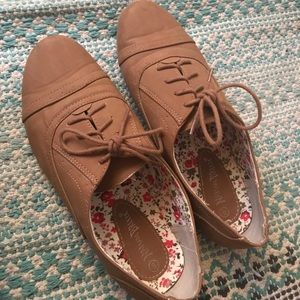 SOLD ON MERCARI // Tan Oxford Shoes