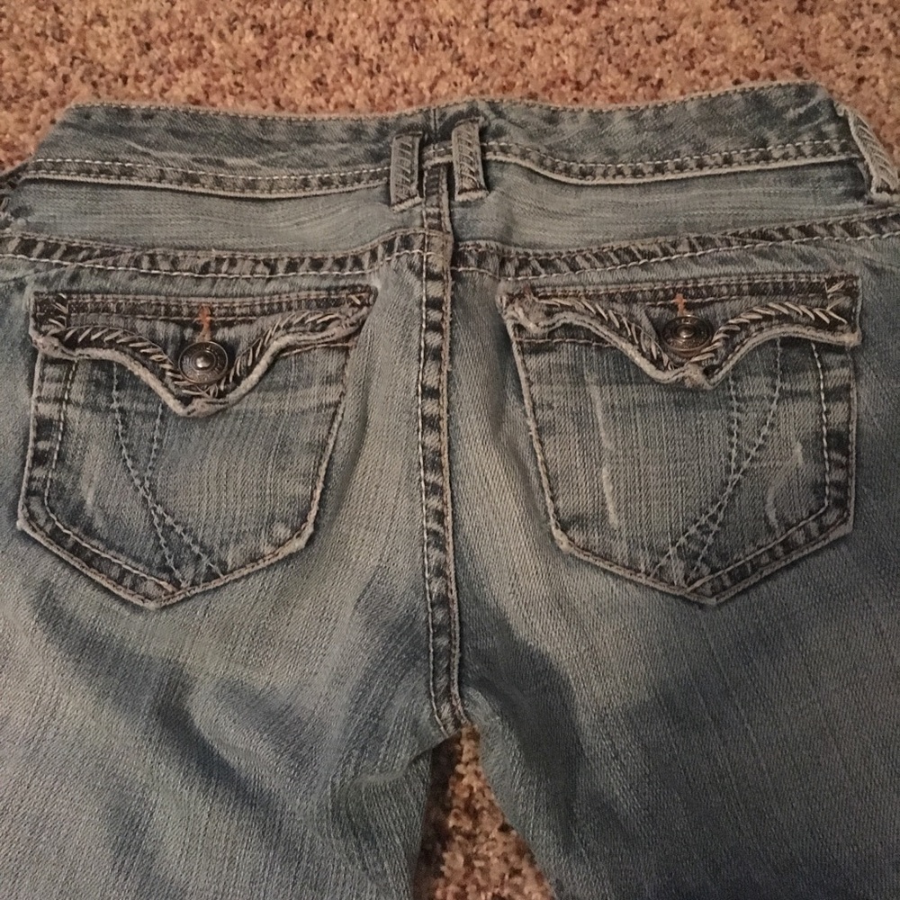 Bootcut jeans with Adorable Stitching