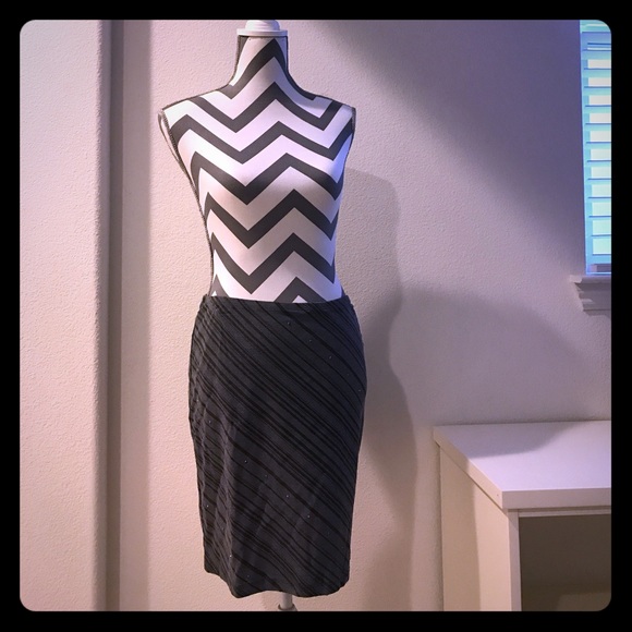 Express Skirt - Picture 2 of 4