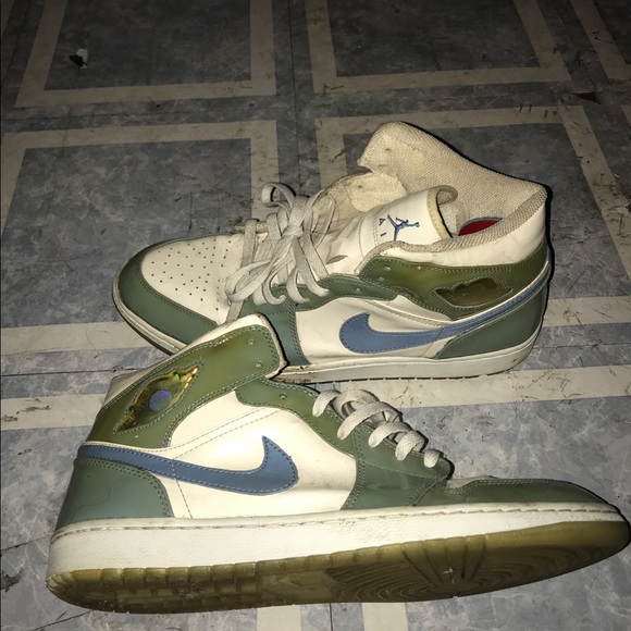 Air Jordan 1 - Picture 2 of 6