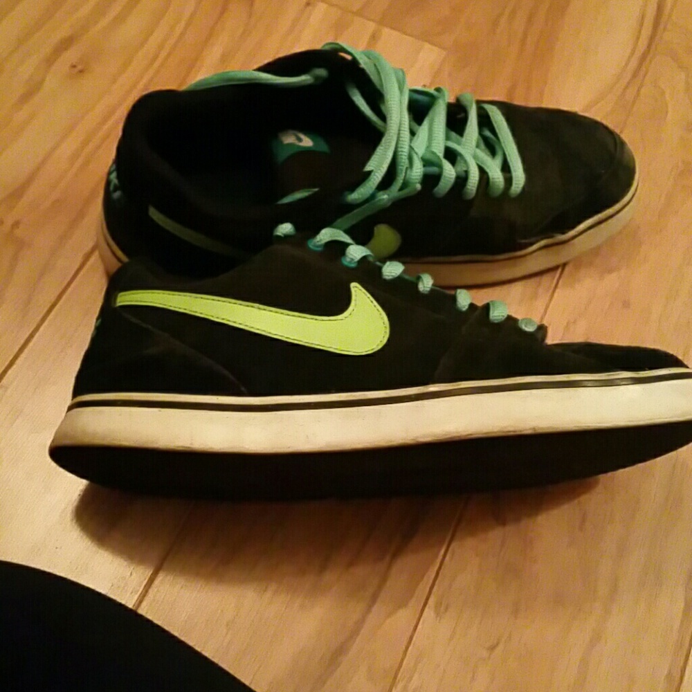 Men's Nike sneakers size 11