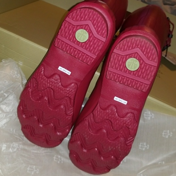 NEW - Hunter Rain Boots! - Picture 2 of 5
