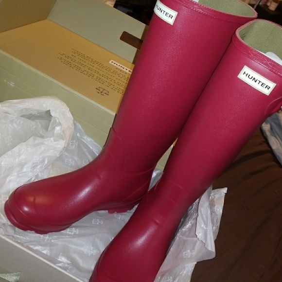 NEW - Hunter Rain Boots! - Picture 3 of 5
