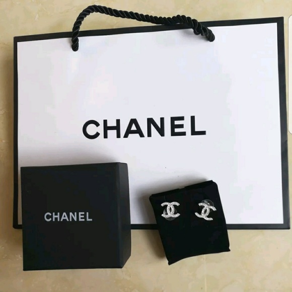 CHANEL Jewelry - CHANEL earrings