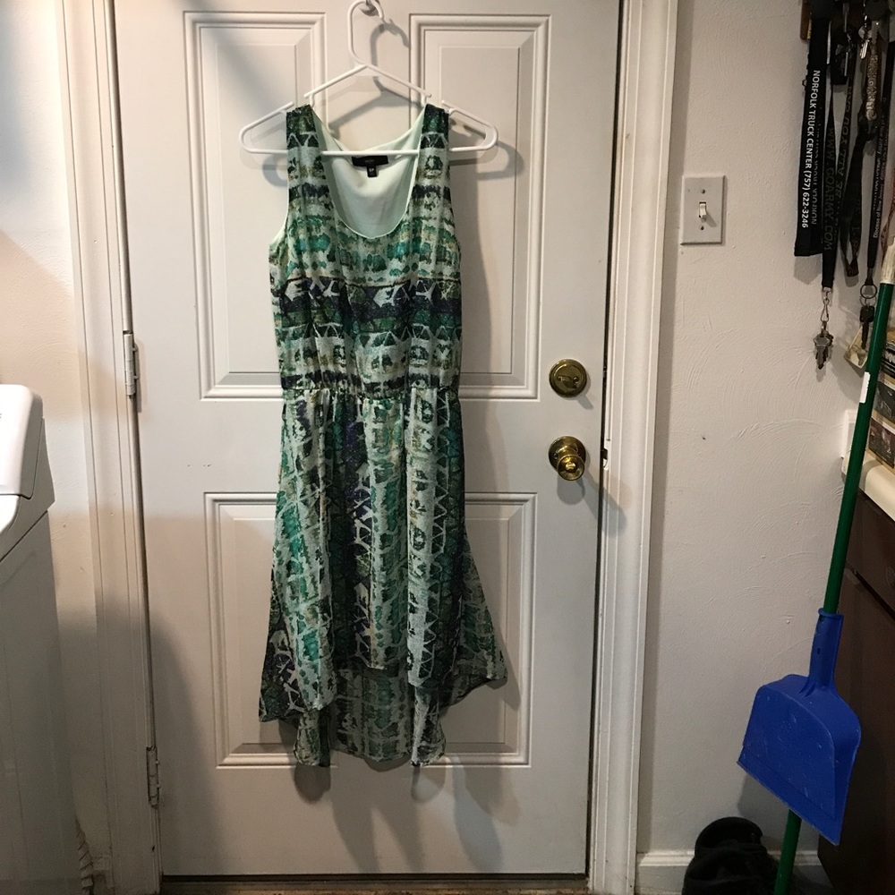 Sleeveless Dress. Light green and blue.