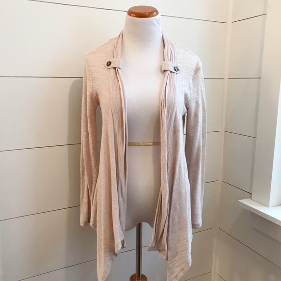 (A) Eyeshadow brand cardigan from Buckle. - Picture 2 of 6