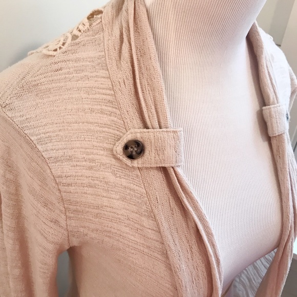 (A) Eyeshadow brand cardigan from Buckle. - Picture 3 of 6