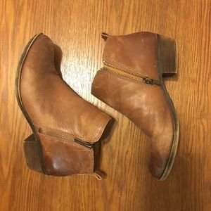 Lucky brand double zippered booties! Size 8