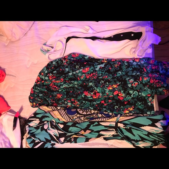 Tops - Picture 2 of 8