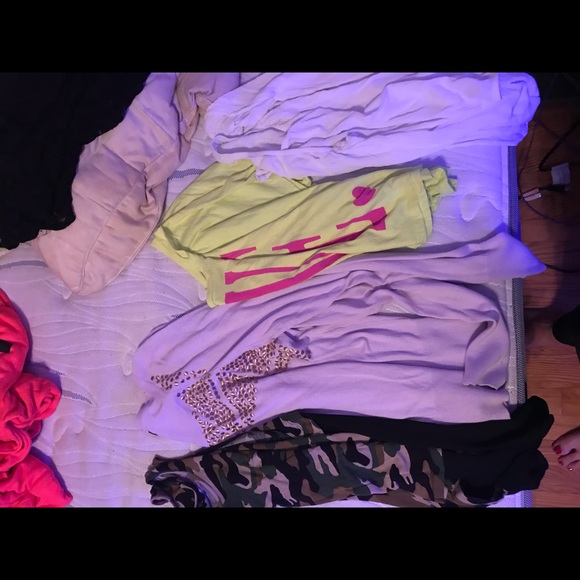 Tops - Picture 6 of 8