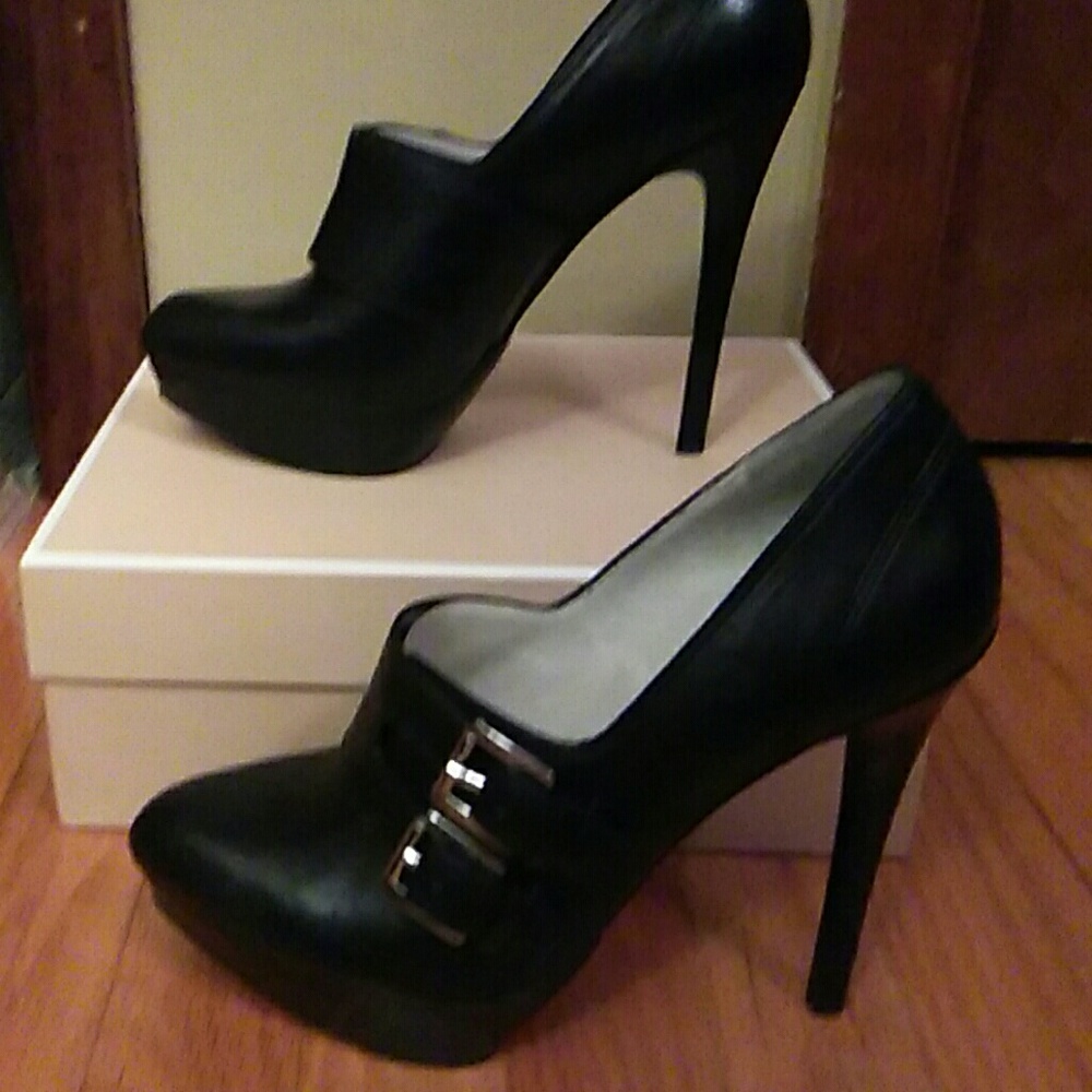 Michael Kors Black Pumps