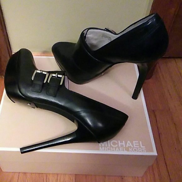 Michael Kors Black Pumps - Picture 6 of 6