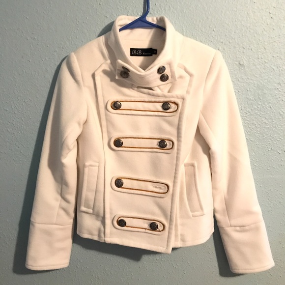 White short coat - Picture 2 of 4