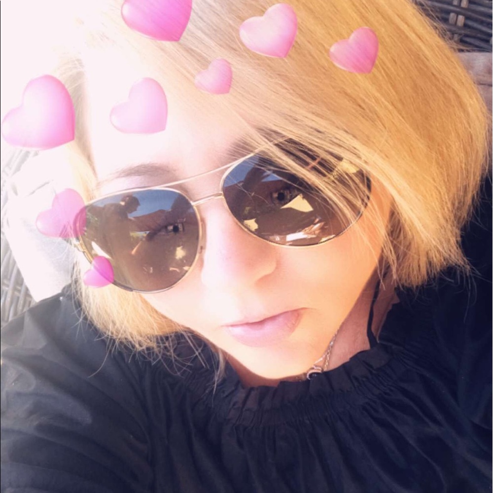 Meet your Posher, Angela