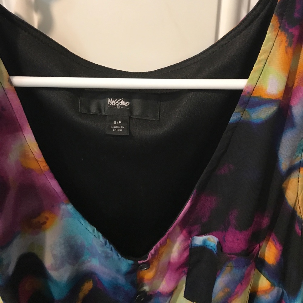 Sleeveless Dress. Black with various colors. - Picture 2 of 4