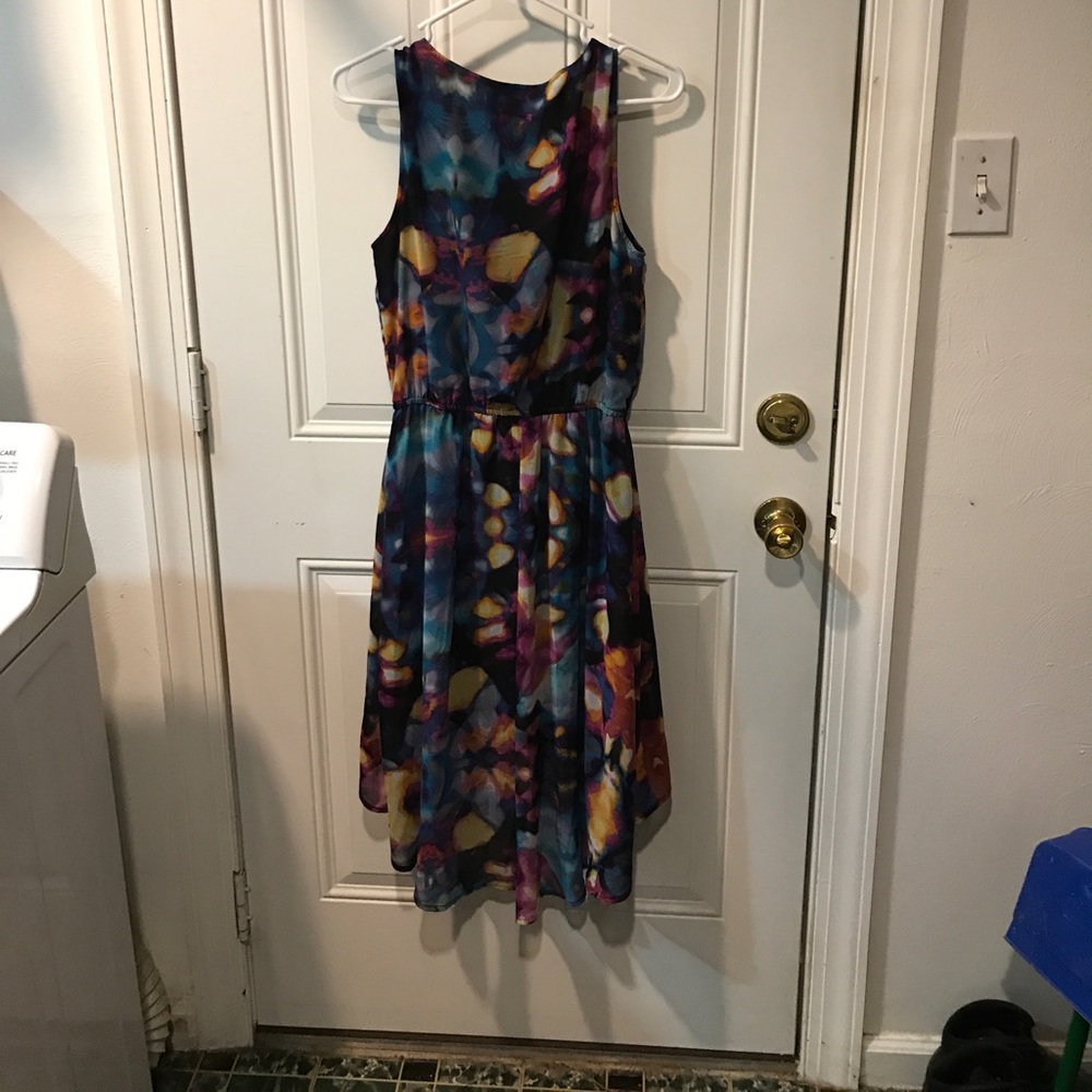 Sleeveless Dress. Black with various colors. - Picture 4 of 4