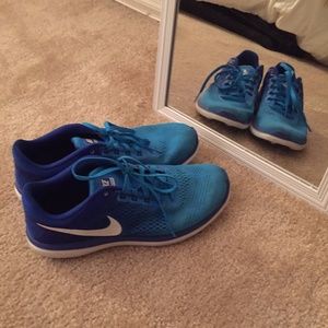blue Nike