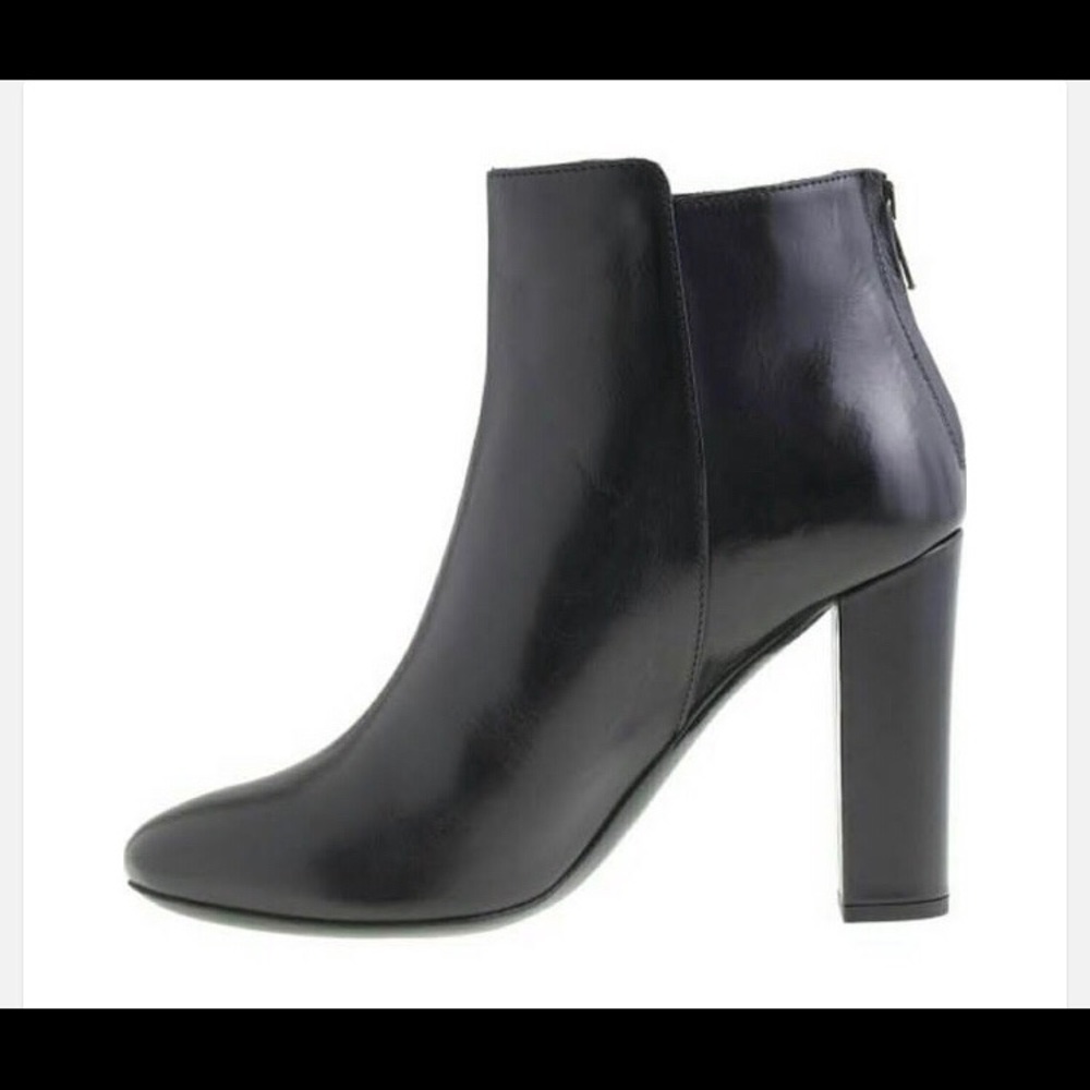 J Crew Collection “Rory” ankle boots 7.5