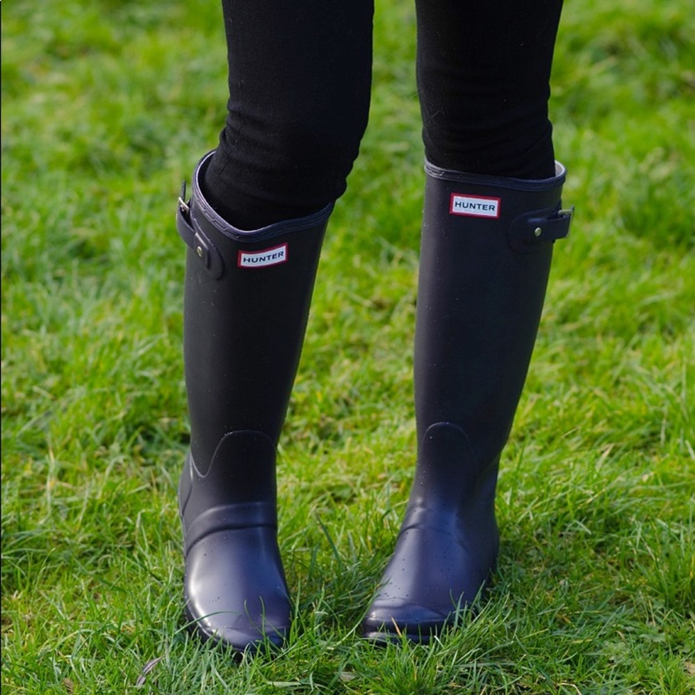 NWT Hunter Womens Boots in Purple, Size 9