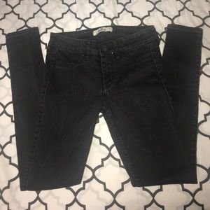 Black Hollister skinny jeans!