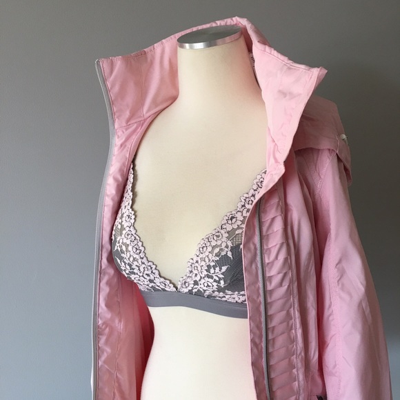 NWT Wacoal bra - so pretty - grey and pink! - Picture 4 of 7