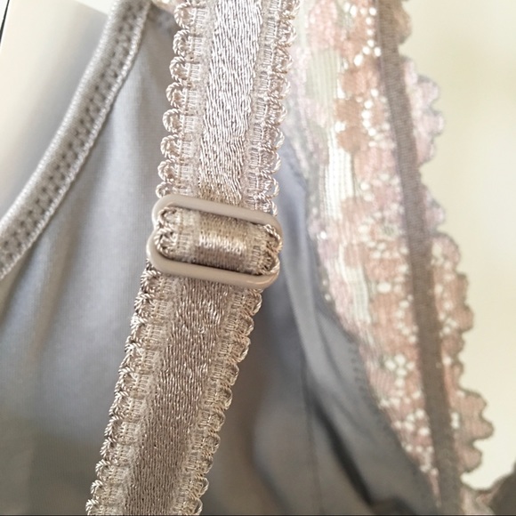 NWT Wacoal bra - so pretty - grey and pink! - Picture 6 of 7