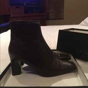 Via Spiga brown ankle boots