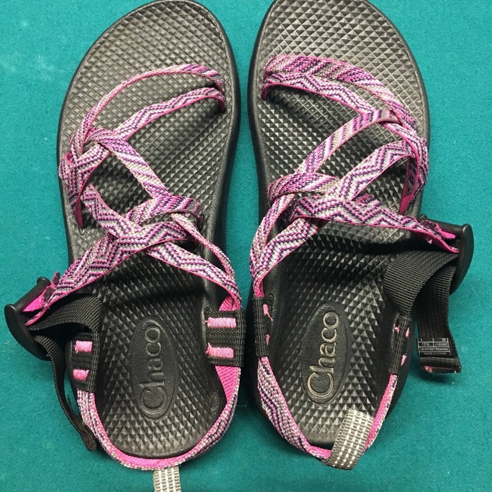 Like New size 4 chaco’s