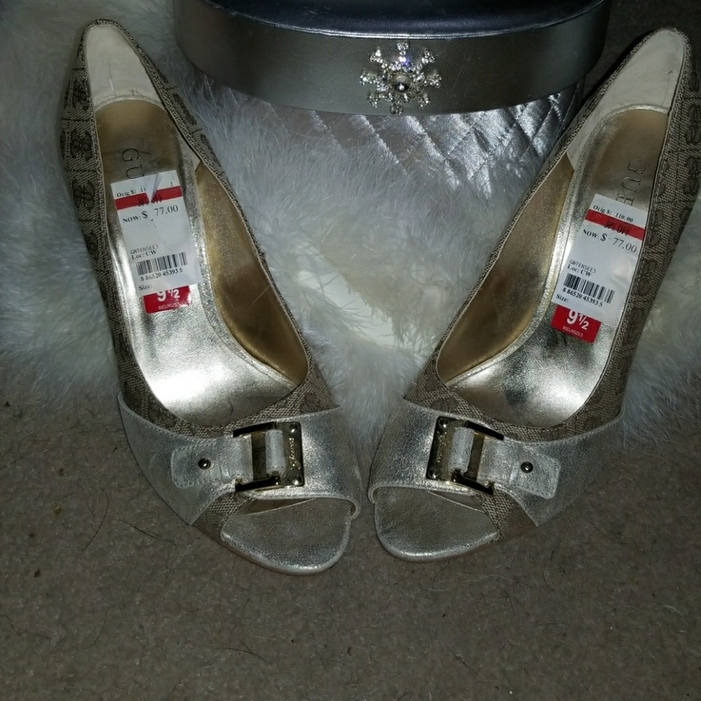Guess Heels - Picture 4 of 6