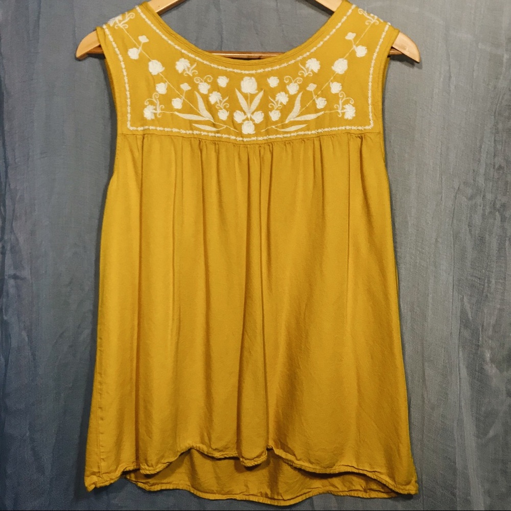 mustard yellow tank with white detail // NWOT