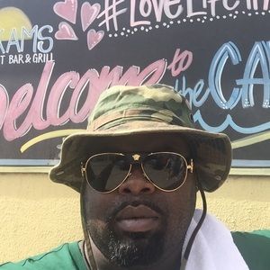 Meet your Posher, Kam