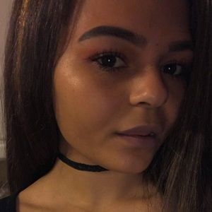 Meet your Posher, Ayesha