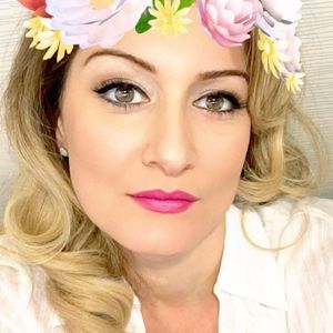 Meet your Posher, Renia