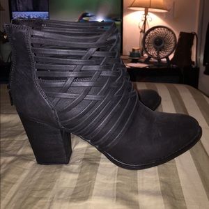 NEW black booties MOSSIMO size 9.5great condition