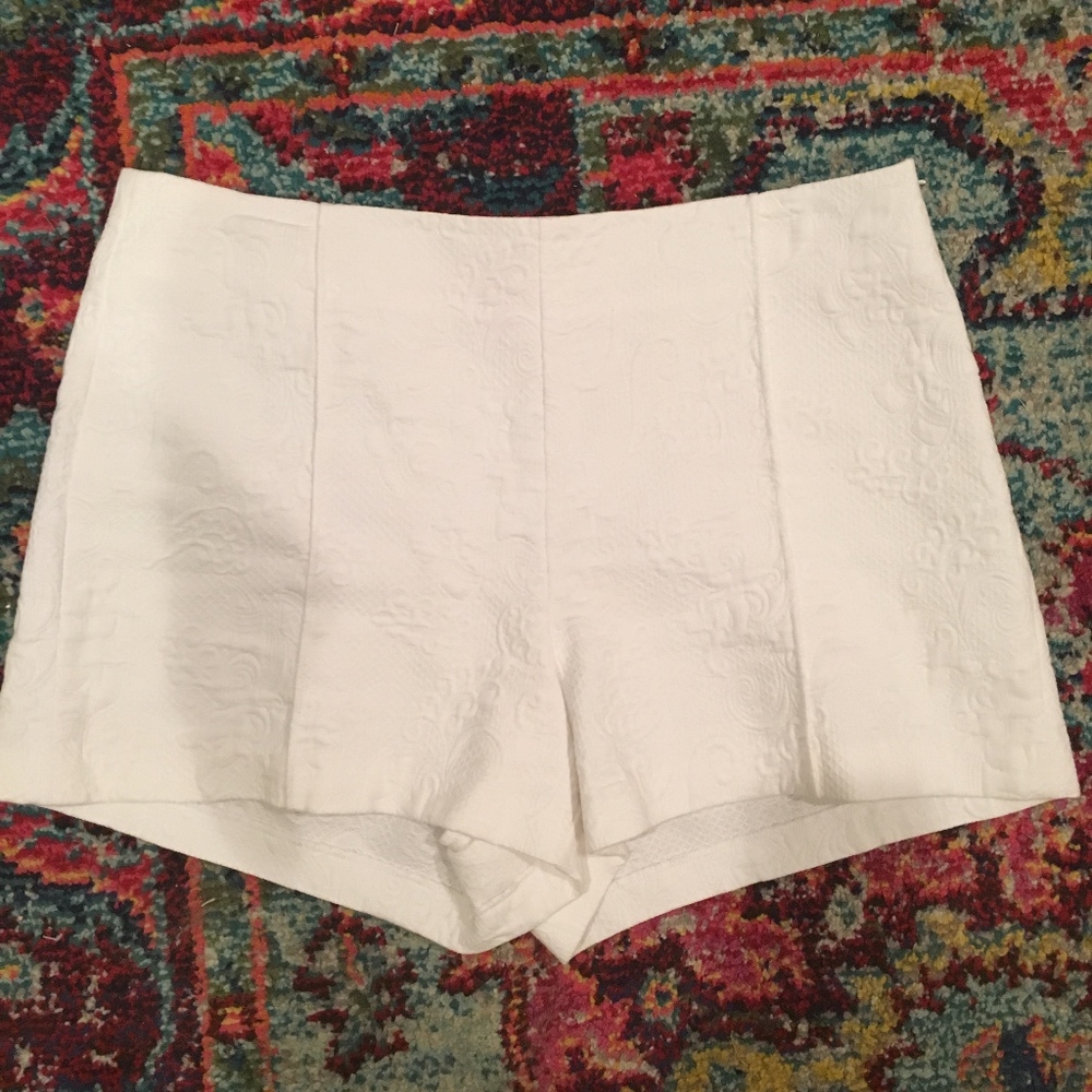 Lilly Pulitzer white shorts
