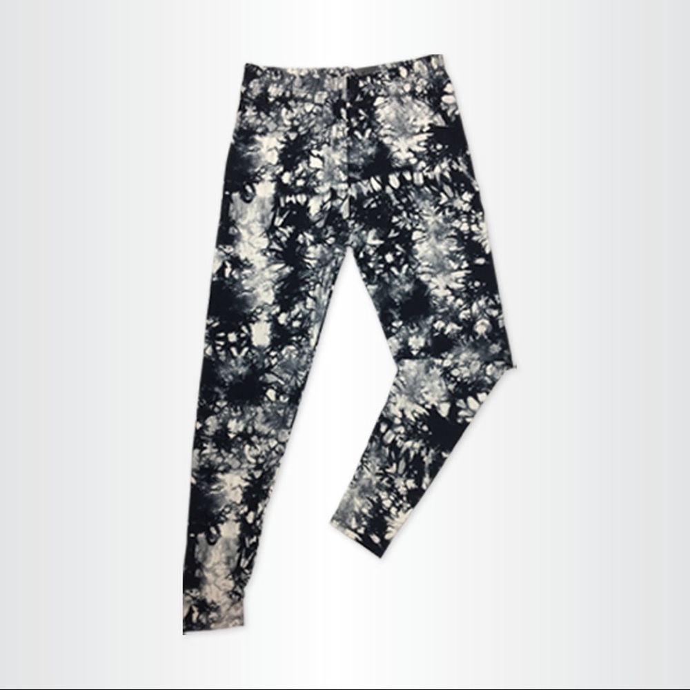 Black marble leggings