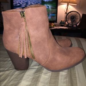 NEW brown Steve MaddenMadden girl booties size 9.5