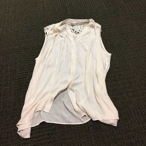 Sleeveless blouse.
