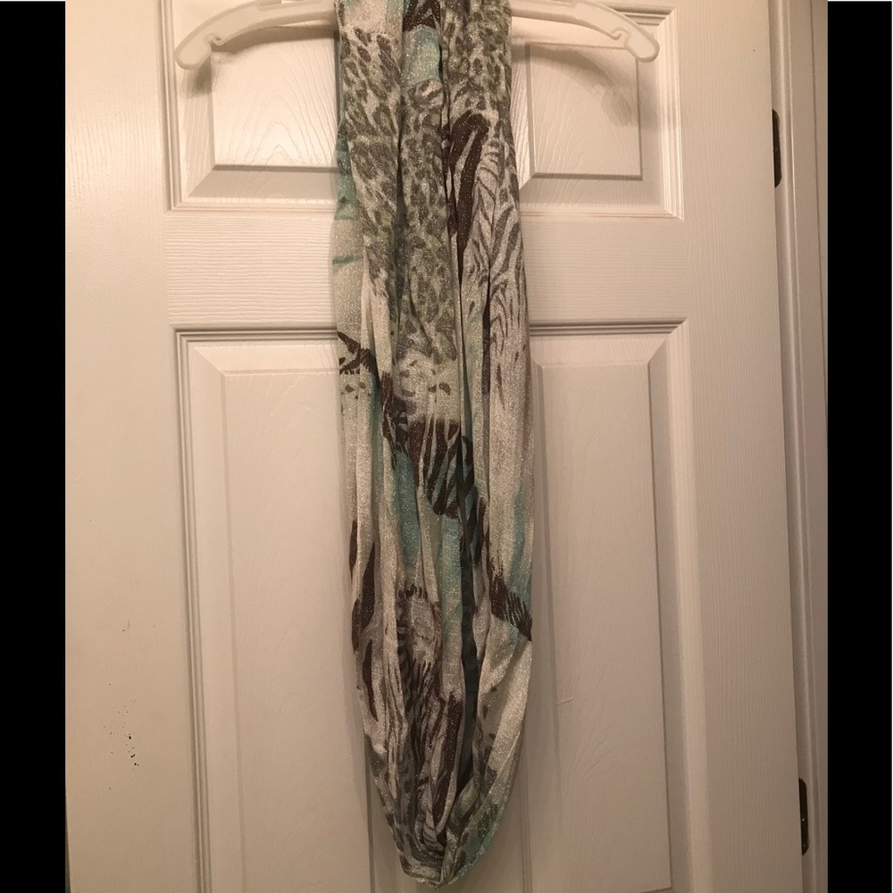 NWOT- printed infinity scarf - Picture 2 of 3