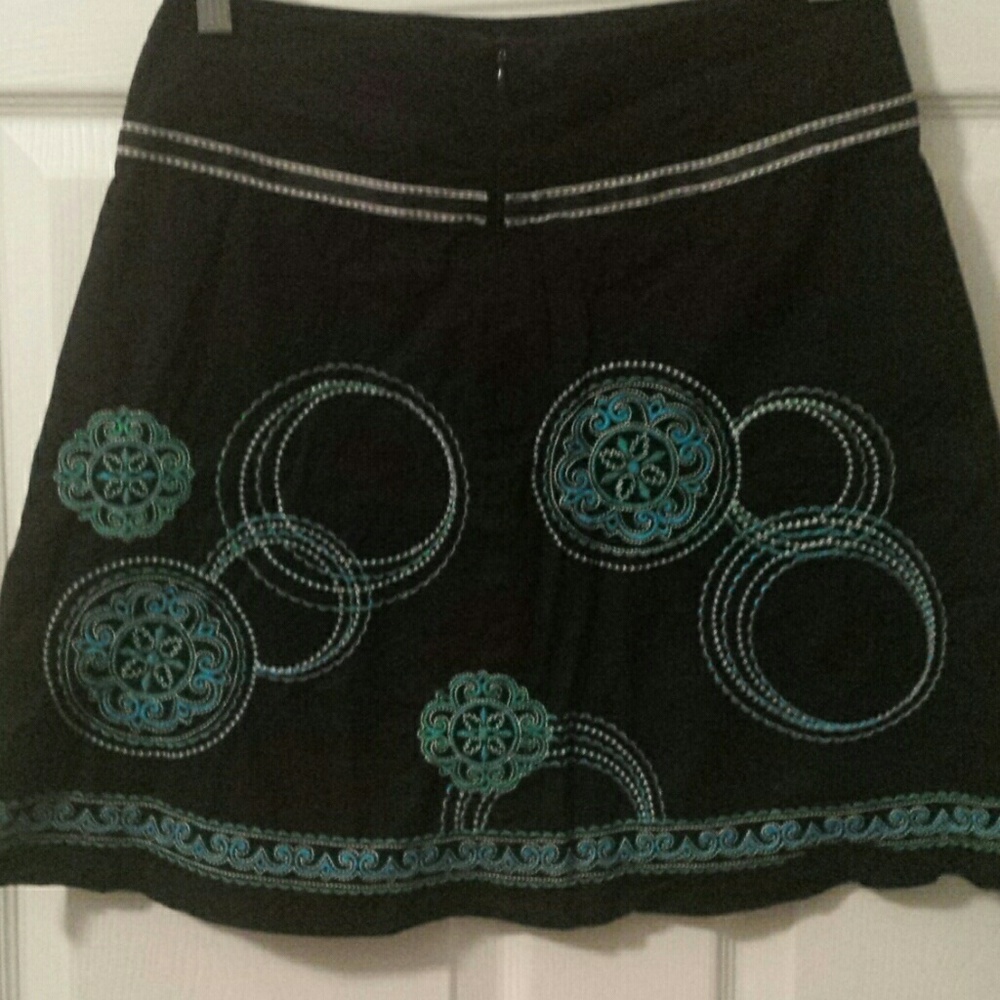 Skirt - Picture 3 of 3